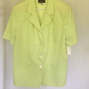 NEW Short-sleeve woven blazer jacket Light green